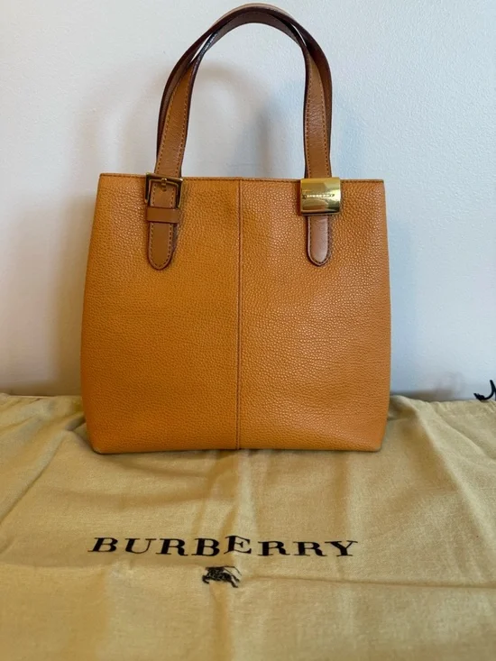 Vintage Burberry Pebbled Leather Handbag and Bi-fold Wallet with Haymarket Check - Picture 2 of 15